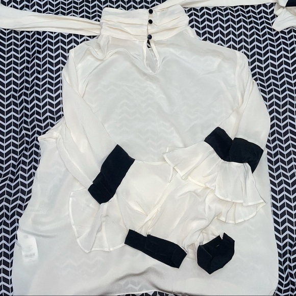 100% silk woman’s long sleeve blouse size small - Picture 6 of 7